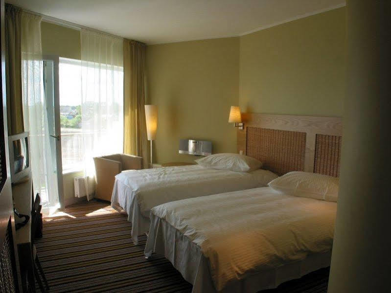Georg Ots Spa Hotel Kuressaare Exterior photo